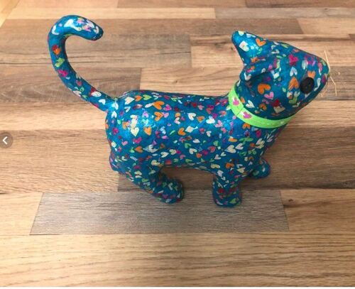 Statuette chat multicolore faite à la main