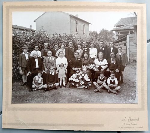 1930 : Grande Photo De Mariage Cartonnée Groupe De Personnes (A. Bernard, Lyon)