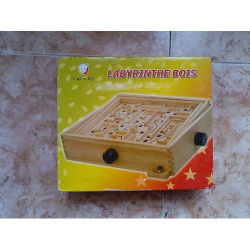 Labyrinthe En Bois