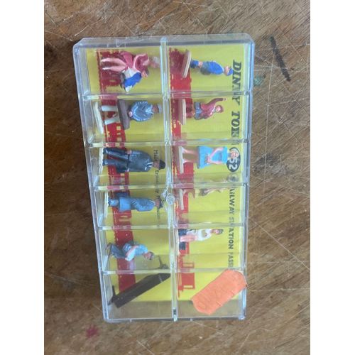 Dinky Toys, Railway Station Passengers, 52-Dinky Toys