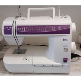 Machine à coudre TOYOTA ES 018