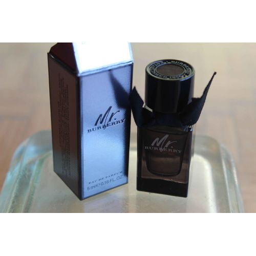 Neuve Et Fermèe Dans Sa Boîte.Miniature Burberry,Mr.Eau De Parfum.5ml.Envoi Mondial Relay
