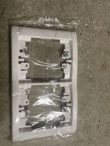 Legrand SAGANE KOZI OPALIS 85001 - 850 01 Plaque Double Verticale - Enjoliveur