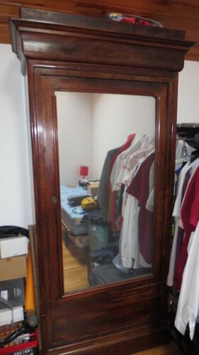 BONNETIERE ANCIENNE EN BOIS avec porte miroir