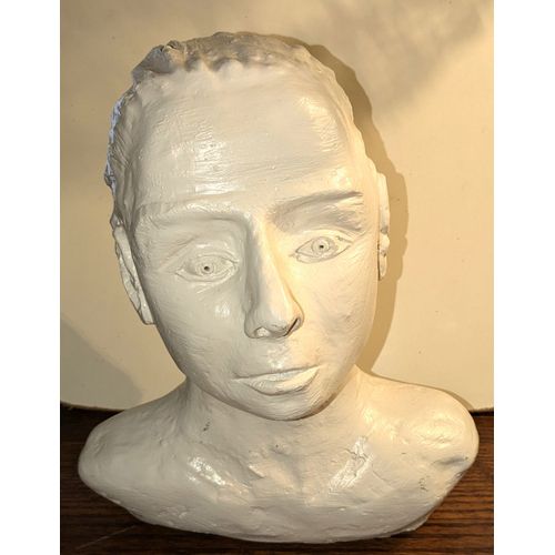 Buste de Femme en Argile Blanche peinte