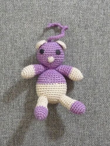 Ours Fait Main En Crochet Violet Et Blanc Ecru-