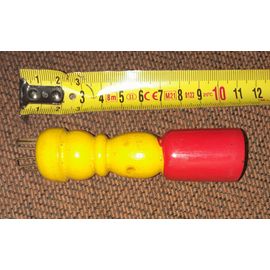 Tricotin Bois Jaune Et Rouge