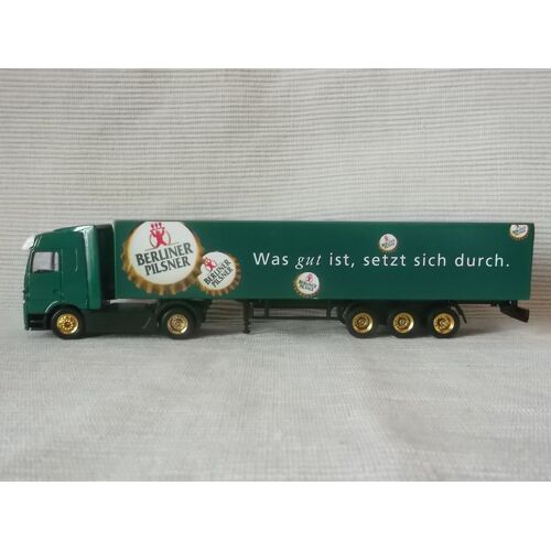 Camion Mercedes Biere Berliner Pilsner     Ho    1/87-High-Speed