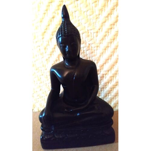 Statuette Bouddha Assis En Méditation - Hauteur 14cm - Largeur Base 7.5cm - Socle Décoré De 2 Nervures - Couleur Noir Intense