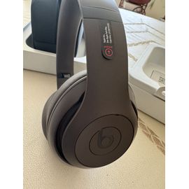 Casque sans fil Bluetooth Beats Studio Pro avec réduction de bruit active marron