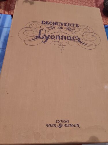 Decouverte Du Lyonnais De Chez Vidal. Livre En Excellent État Dans Un Cadre Cartonné