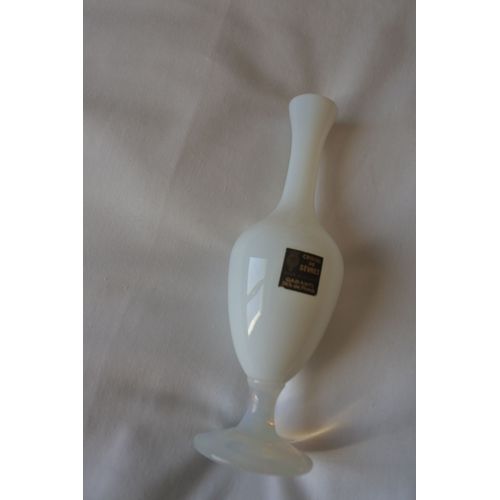 vase soliflore opaline de sevres