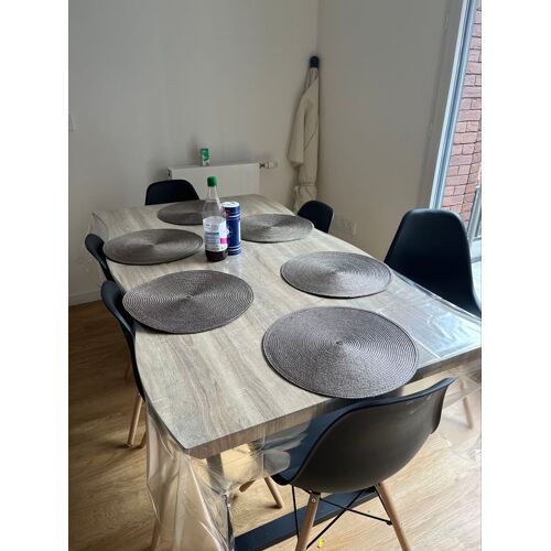 Table À Manger + Chaises 
