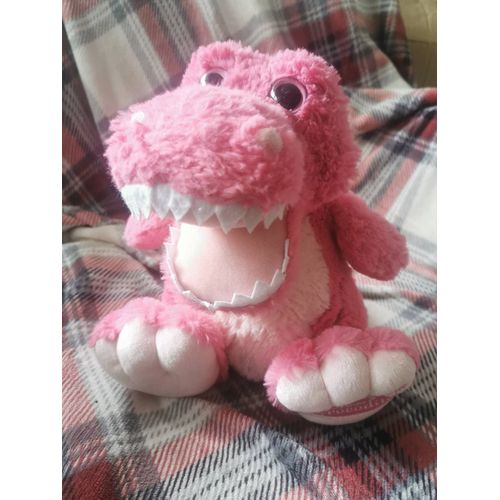 Doudou Peluche Crocodile Assis Rose 2 Tons La Ferme Aux Crocodiles 28 Cm