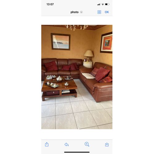 Deux Canapes Cuir Marron