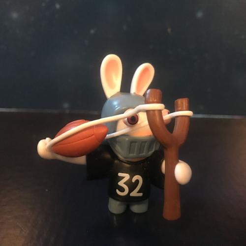 Figurine Lapin Crétin Qui Joue Au Football Américain - Série Les Lapins Crétins Envahissent Le Sport (Ubisoft 2007)