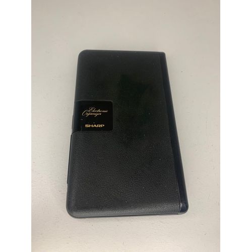 Organisateur électronique Sharp IQ-7000 - Vintage