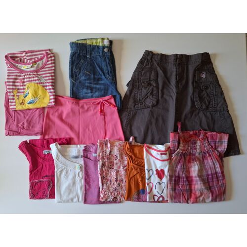 Lot Vêtements Fille - 8 Ans - Eté - 1 Jupe, 1 Pantacourt, 1 Ensemble Short, 1 Paréo, 5 Tee-Shirt, 1 Blouse, 1 Tunique