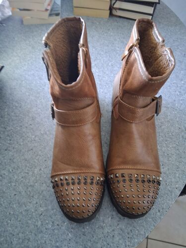 Bottine Dessus Clouté Et Perlé Marron "P- 40" Femme