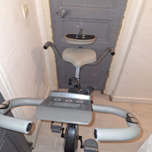 Vélo D'appartement Homcom Pliant 8 Niveaux De Résistance Magnétique