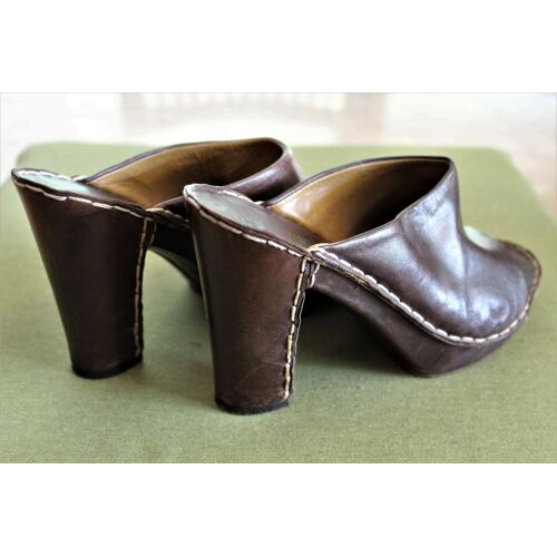 Nu Pieds Qsp+ (Quelques Shoes De +)En Cuir Marron Avec Talons Recouverts De Cuir .Pointure :37.
