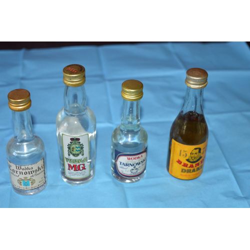 Lot 4 Mignonnettes "Vodka Et Brandy"