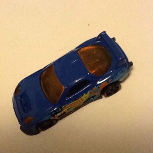 Hot wheels seven 24 bleu