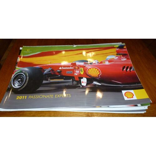 Grand Calendrier  Publicitaire 2011  Ferrari   Technical Partner Scuderia Ferrari  "Passionate Experts" - 13 Photos En Couleurs Sur Papier Glacé  - 60x40cm Environ ,Spirales & Crochet  Métal