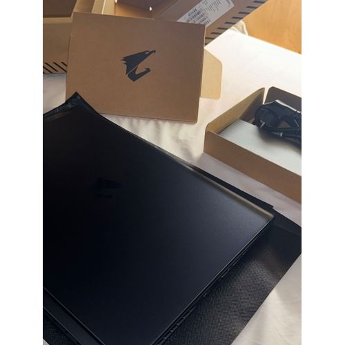 Gigabyte Aorus 16X X6LAG - 16" Intel Core i9-14900HX - Ram 32 Go - SSD 2 To - Windows 11