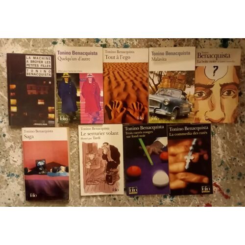 Lot 9 De Tonino Benacquista Quelqu'un D'autre, Le Serrurier Volant , La Boite Noire , Saga, Malavita, Tout À L' Ego, La Commedia Des Ratés, Trois Carrés Rouges Sur Fond Noir, Machine À Broyer Filles