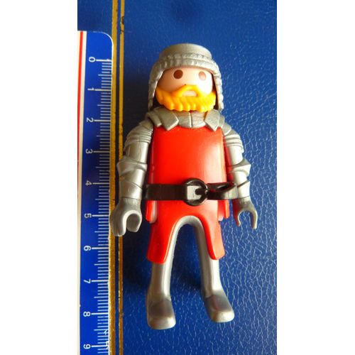 Playmobil Personnage = Un Pirate Au Habits Rouges, Armure Grise, Barbe Jaune, Coiffe Et Botte Grise