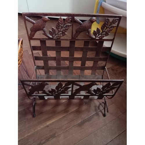 Porte journaux en fer forgé motif oiseaux