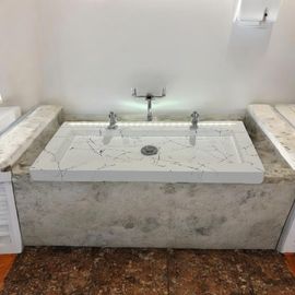 Plan Double Vasque En Béton Blanc Effet Marbre 100x47x7 Avec Led À Capteur Double Robinetterie, Fabriquer Artisanalement En France Par Gakeal