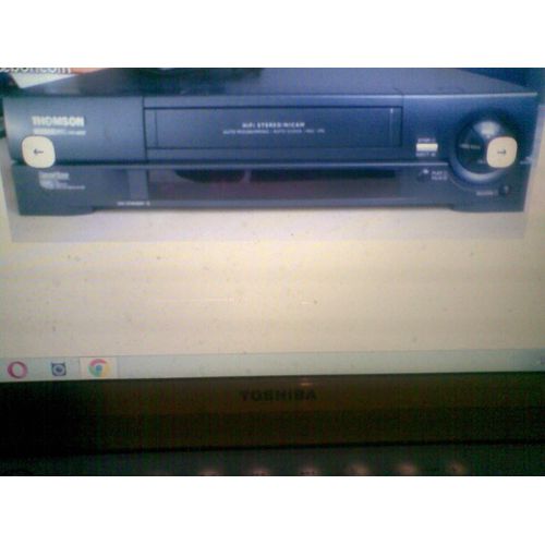 THOMSON VPH 6800 F , pal . secam . ntnc - 4 tetes hifi stereo - serie CHROMA PRO made in france , art direction by philippe starck & design s . vergneau + TEL fonction base- REVISER+ TESTER , 100 % OK