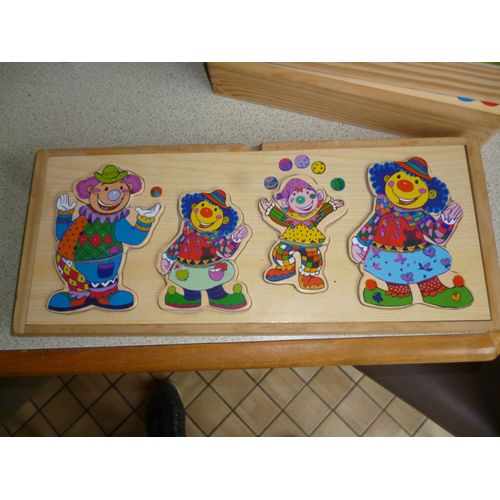 Puzzle En Bois Clowns À Habiller