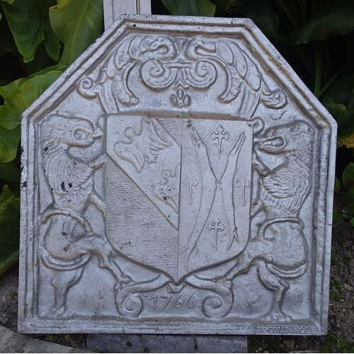 Plaque de cheminée ancienne en fonte de fer - fonderie de Cousance