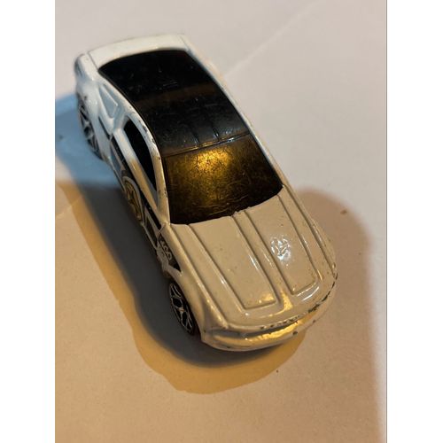 Hot Wheels Ford Mustang Blanche 