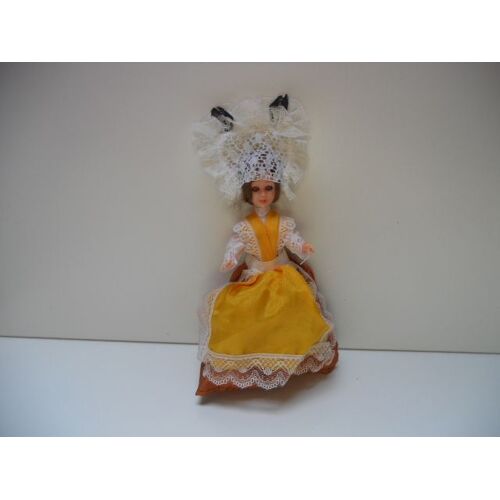 Poupée Folklorique Régionale Alsace Ou Autre 18 Cm Chapeau En Dentelle