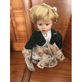 Poupée Porcelaine Robe Folklorique Verte Yeux Bleus 22 Cm