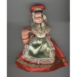Poupée Folklorique De Carcassonne
