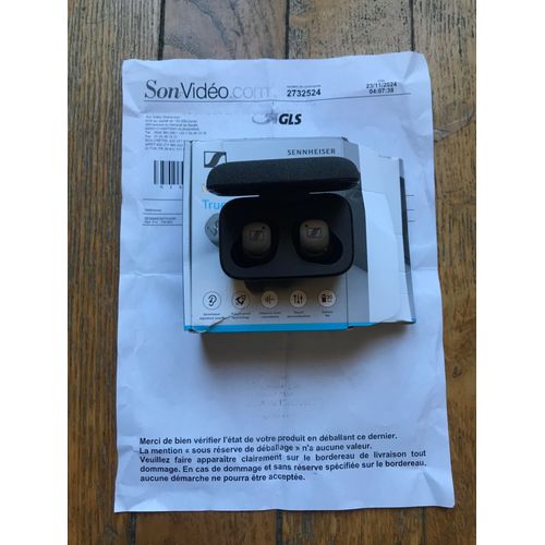 Écouteurs sans fil Sennheiser, modèle Momentum True Wireless 4. Achetés en décembre 2024 chez Son-Vidéo.