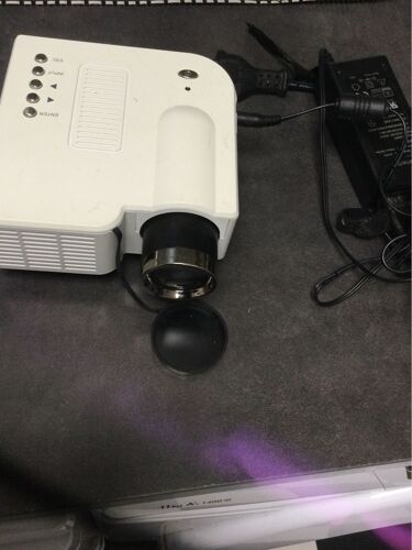 Mini vidéo projecteur Rohs