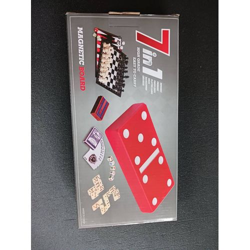Jeux De Société 7in1. Possède Un Dominoes, Gribbage, Poker Chips, Playing Cards, Chefs, Checkers Et Backgammon.