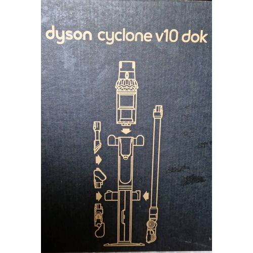 DYSONcyclone V10 Dok avec accessoires
