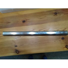 Petite tringle pour accessoires de cuisine ou SDB