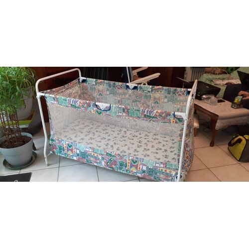 Vend Lit Pliant Bb/Enfant En Toile + Matelas D'appoint Pliant Aussi.