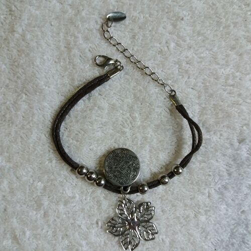 Bracelet Fantaisie Avec 2 Petites Médailles