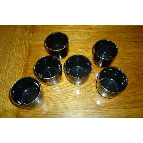 6 Petit Bols À Thé Asiatiques En Céramique Émaillée - Tasses Asiatiques Noires Et Or, Sans Anses, Années 70,Diamètre 06,5,Hauteur 06 Cm
