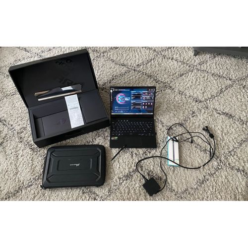 Asus Rog Flow X13 GV301Q-K6042T - 13.4" AMD Ryzen 9 5900HS - 3.1 Ghz - Ram 16 Go - SSD 512 Go