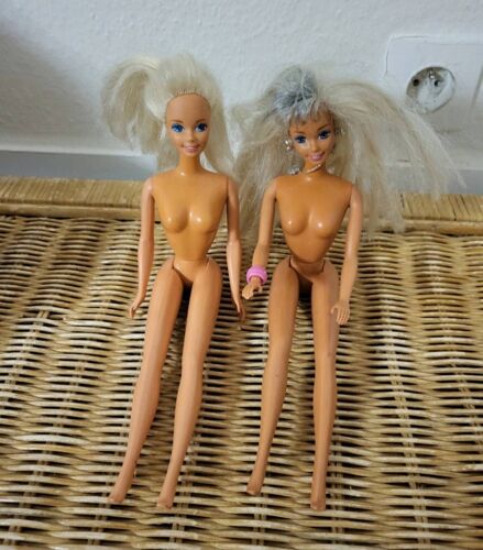 Lot De 2 Barbies Vintage